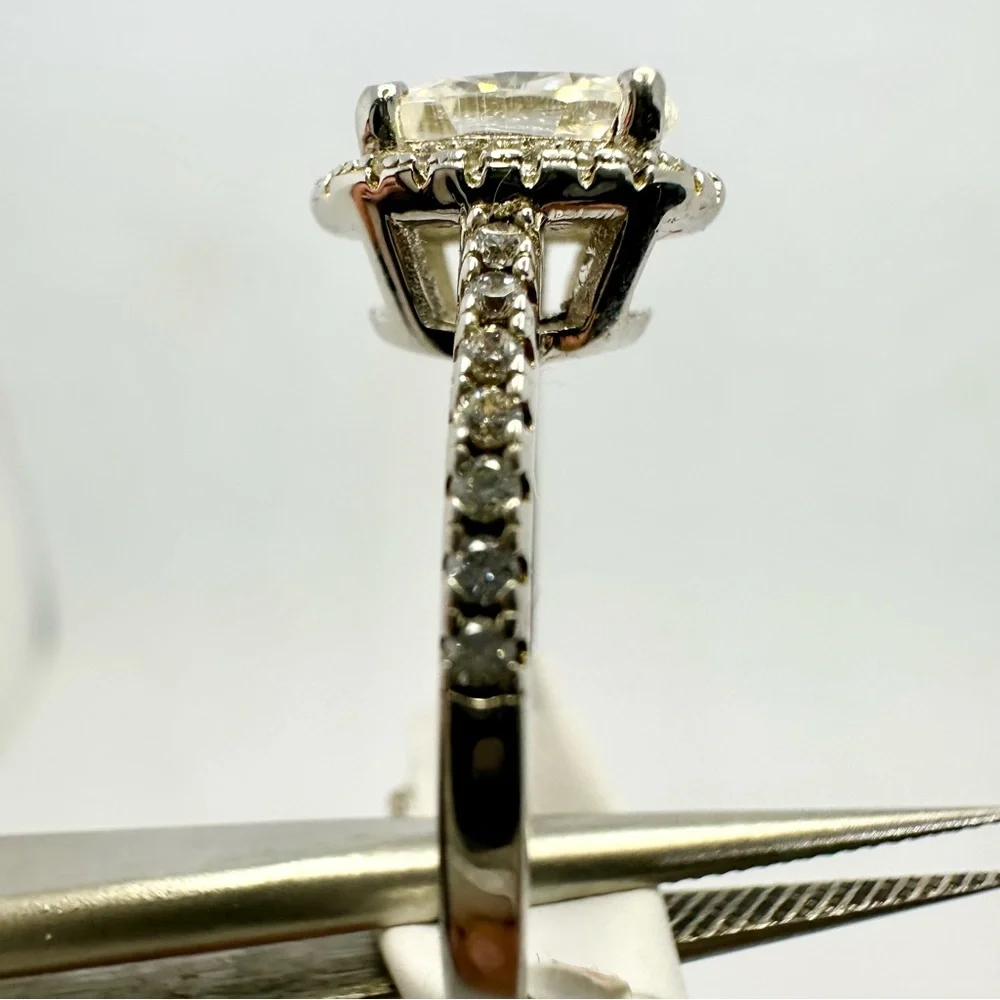 Oval Cut Moissanite Ring 2 Ct GRA Certified 18K 925 Brilliant Halo Ring - Picture 11 of 15
